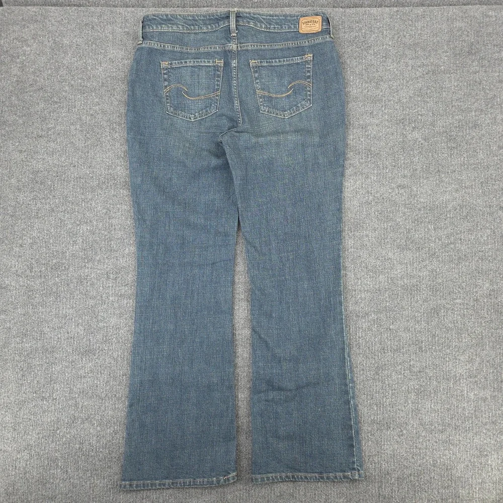 Levis Signatrure Jeans Womens 12M Blue Low Rise Bootcut Stretch Denim